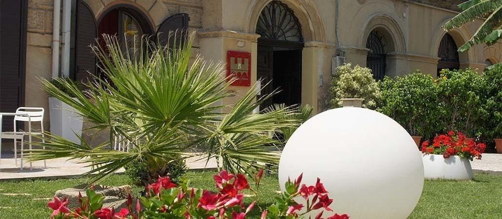 Palazzo Sciacca Bed & Breakfast Пати Екстериор снимка